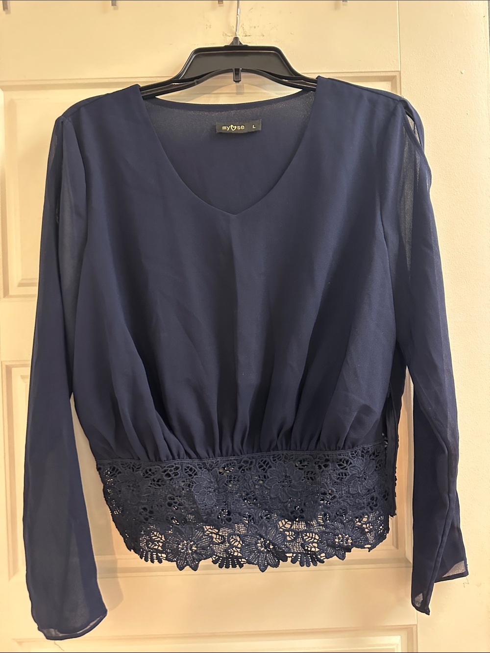 MyVeo Navy Lace-Hem Long Sleeve Blouse